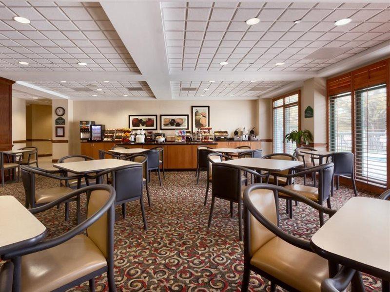 วินเกท บาย วินด์แฮม ชาร์ลอตแอร์พอร์ต เซาท์/ I-77 ทิโวลา Hotel ชาร์ล็อต ภายนอก รูปภาพ