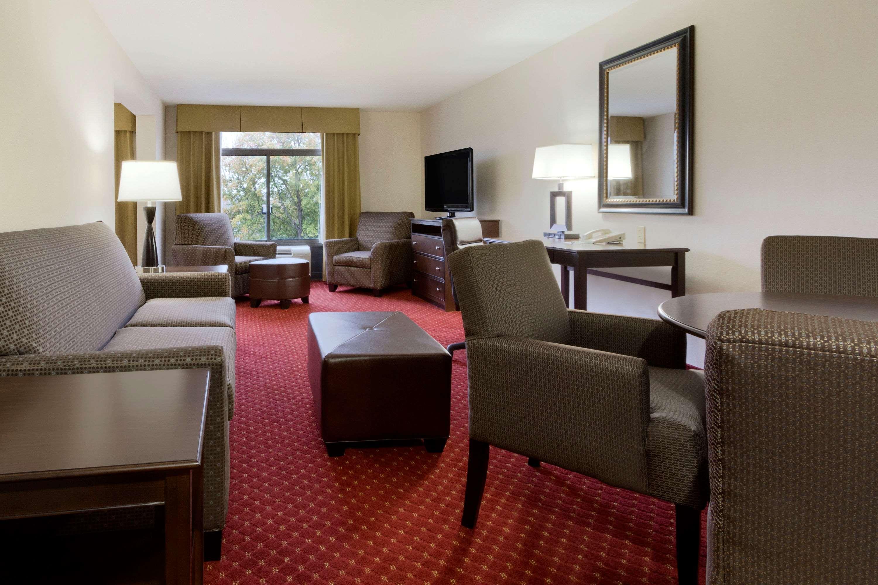 วินเกท บาย วินด์แฮม ชาร์ลอตแอร์พอร์ต เซาท์/ I-77 ทิโวลา Hotel ชาร์ล็อต ภายนอก รูปภาพ