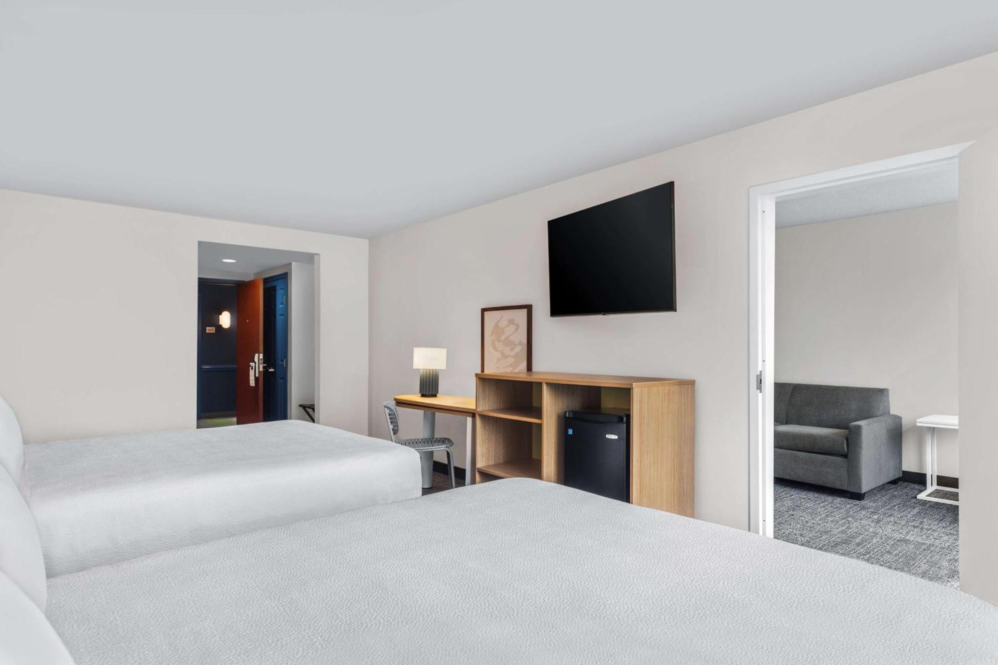 วินเกท บาย วินด์แฮม ชาร์ลอตแอร์พอร์ต เซาท์/ I-77 ทิโวลา Hotel ชาร์ล็อต ภายนอก รูปภาพ